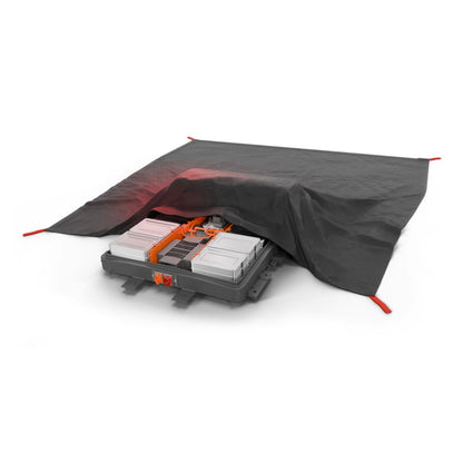 Couverture anti-feu Bridgehill Lithium sur un module de batterie lithium-ion ouvert
